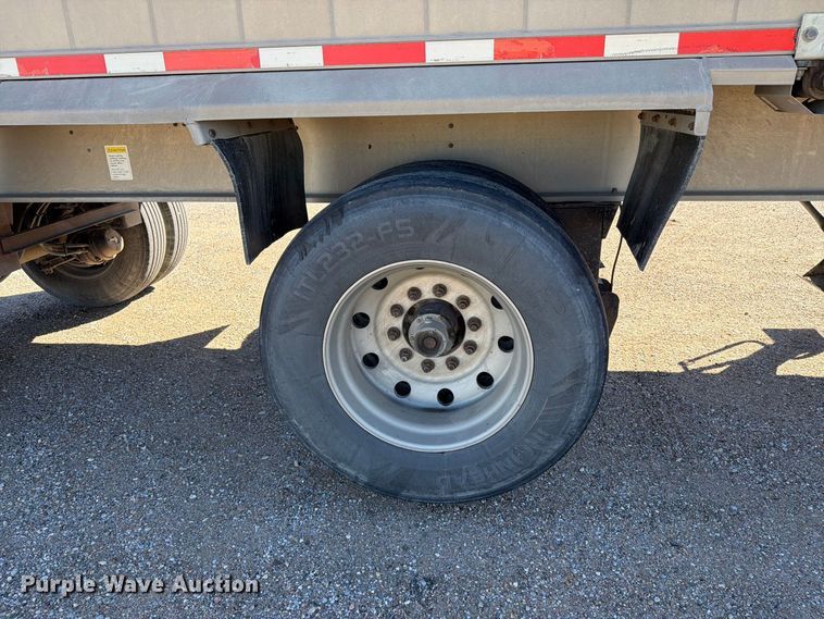 image for item EP7900 2009 East end dump trailer