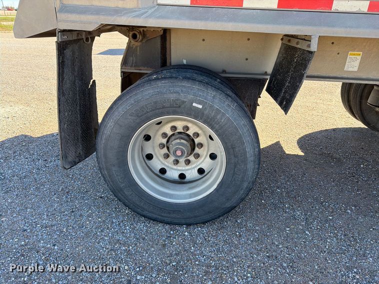 image for item EP7900 2009 East end dump trailer