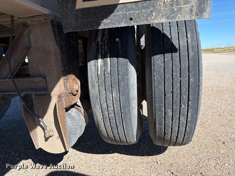 image for item EP7900 2009 East end dump trailer