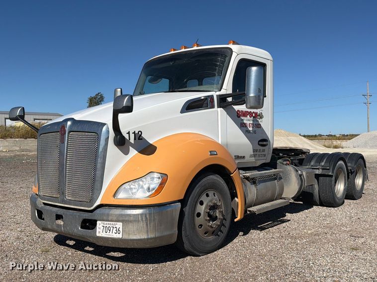 image for item EP7901 2019 Kenworth T680 semi truck