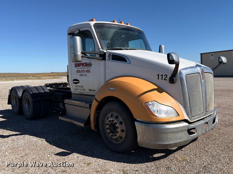 image for item EP7901 2019 Kenworth T680 semi truck