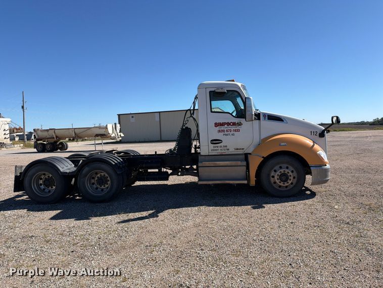 image for item EP7901 2019 Kenworth T680 semi truck