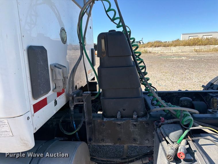 image for item EP7901 2019 Kenworth T680 semi truck