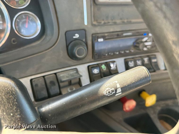 image for item EP7901 2019 Kenworth T680 semi truck