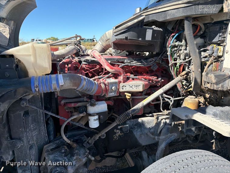 image for item EP7901 2019 Kenworth T680 semi truck