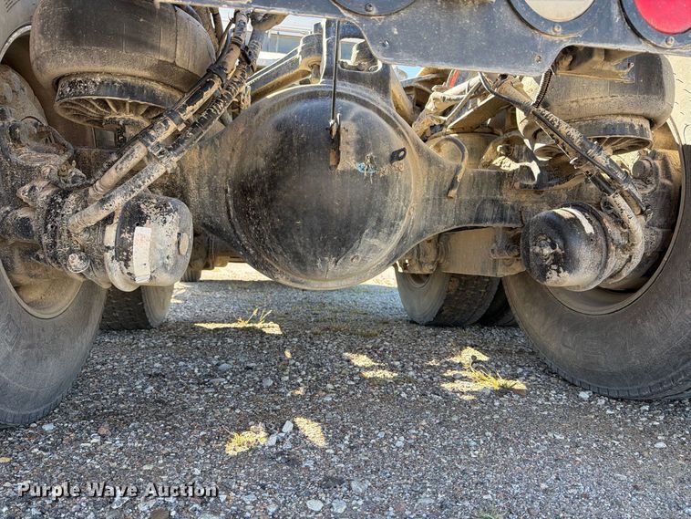 image for item EP7901 2019 Kenworth T680 semi truck