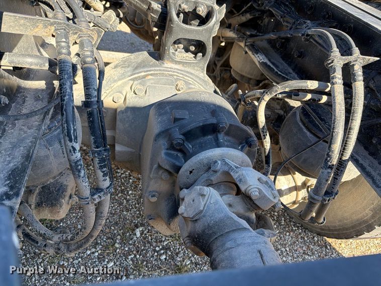 image for item EP7901 2019 Kenworth T680 semi truck