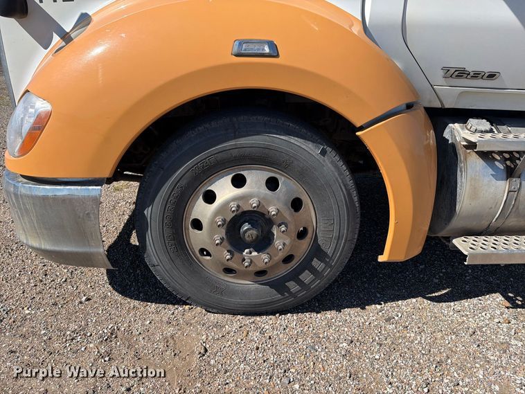 image for item EP7901 2019 Kenworth T680 semi truck