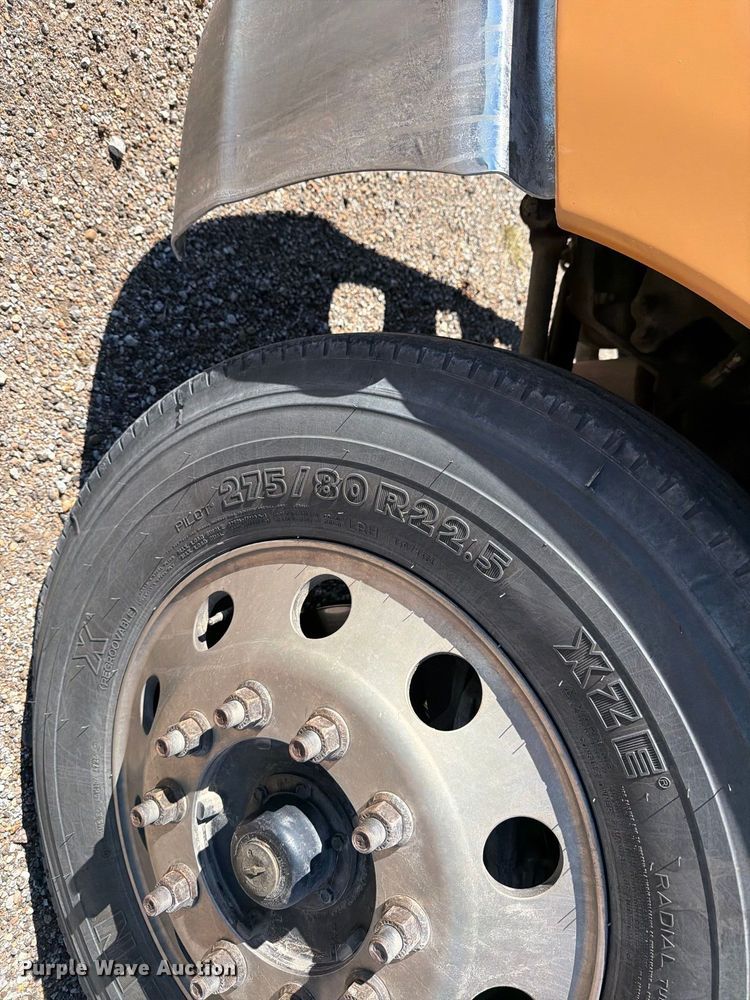 image for item EP7901 2019 Kenworth T680 semi truck