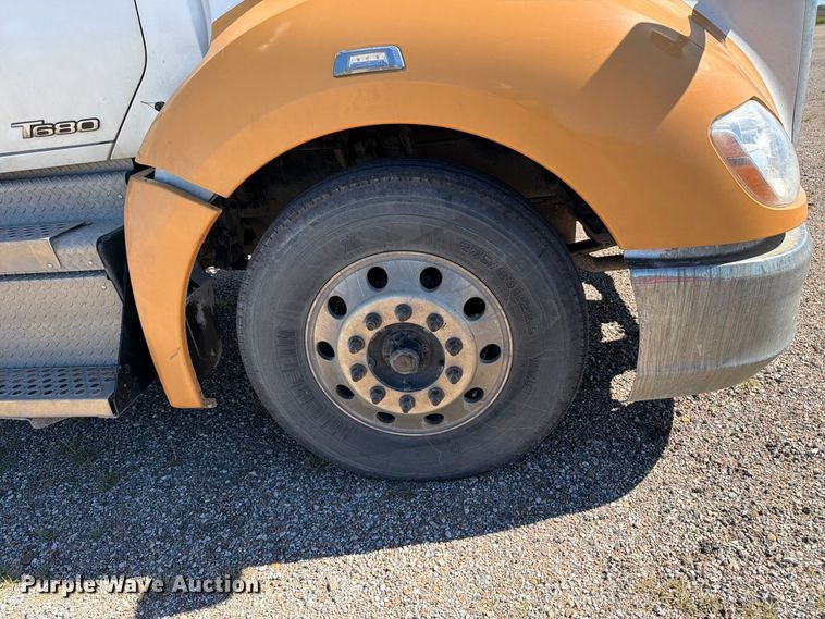 image for item EP7901 2019 Kenworth T680 semi truck
