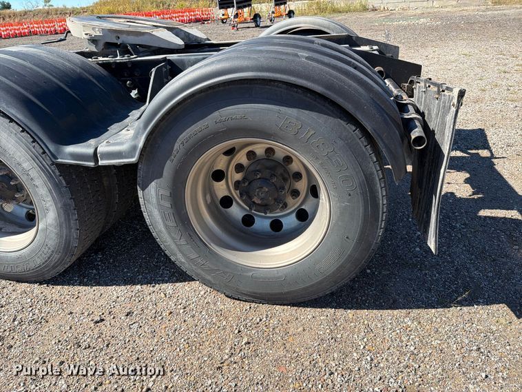 image for item EP7901 2019 Kenworth T680 semi truck
