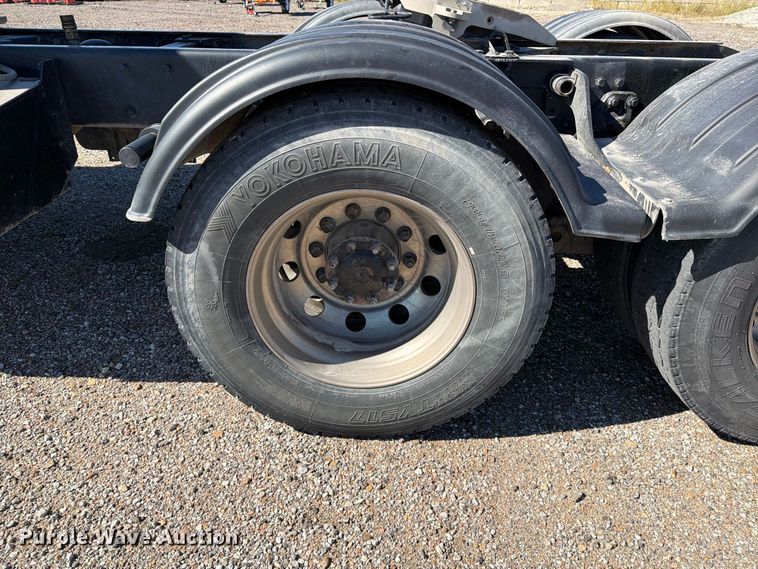 image for item EP7901 2019 Kenworth T680 semi truck