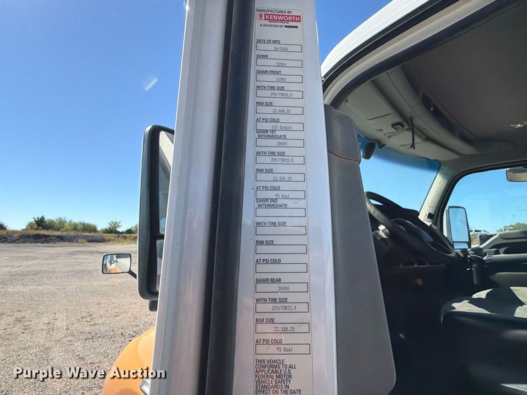 image for item EP7901 2019 Kenworth T680 semi truck