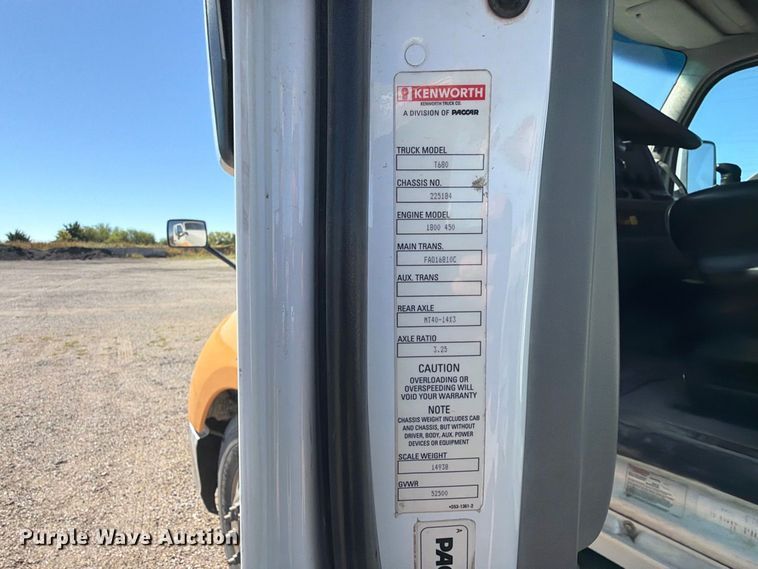 image for item EP7901 2019 Kenworth T680 semi truck