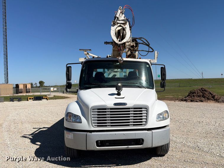 image for item EP7918 2007 Freightliner Business Class M2 digger derrick truck