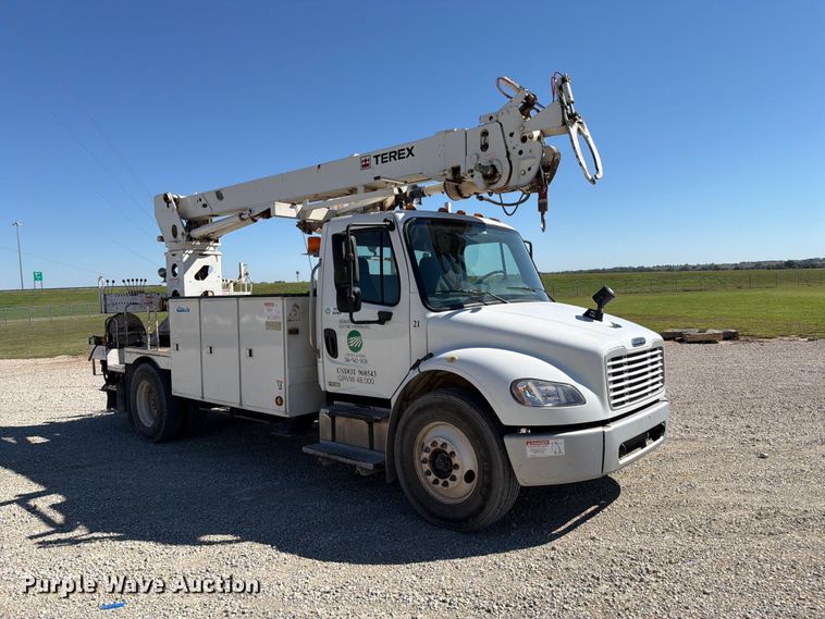 image for item EP7918 2007 Freightliner Business Class M2 digger derrick truck