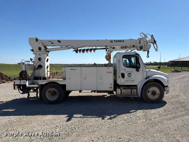 image for item EP7918 2007 Freightliner Business Class M2 digger derrick truck