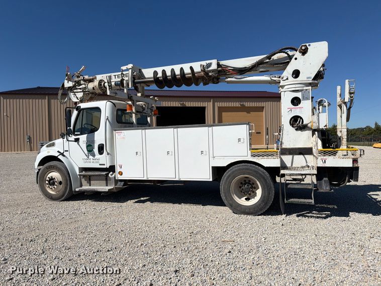 image for item EP7918 2007 Freightliner Business Class M2 digger derrick truck