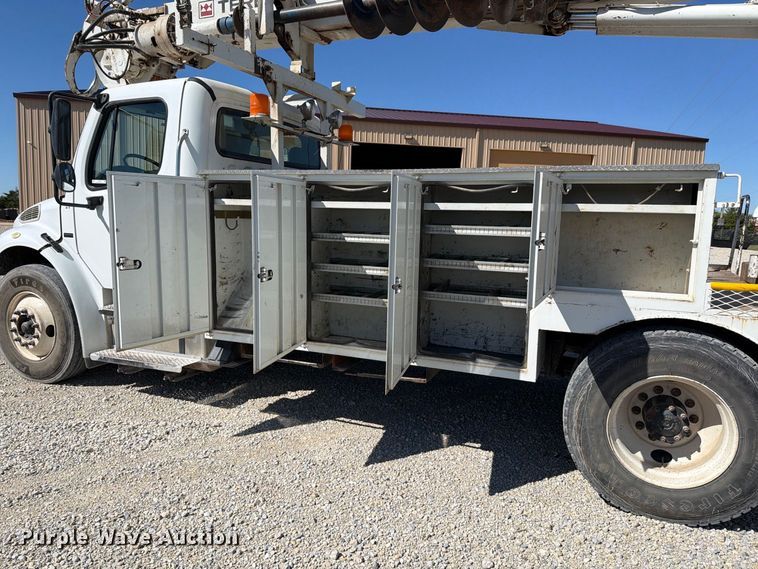 image for item EP7918 2007 Freightliner Business Class M2 digger derrick truck