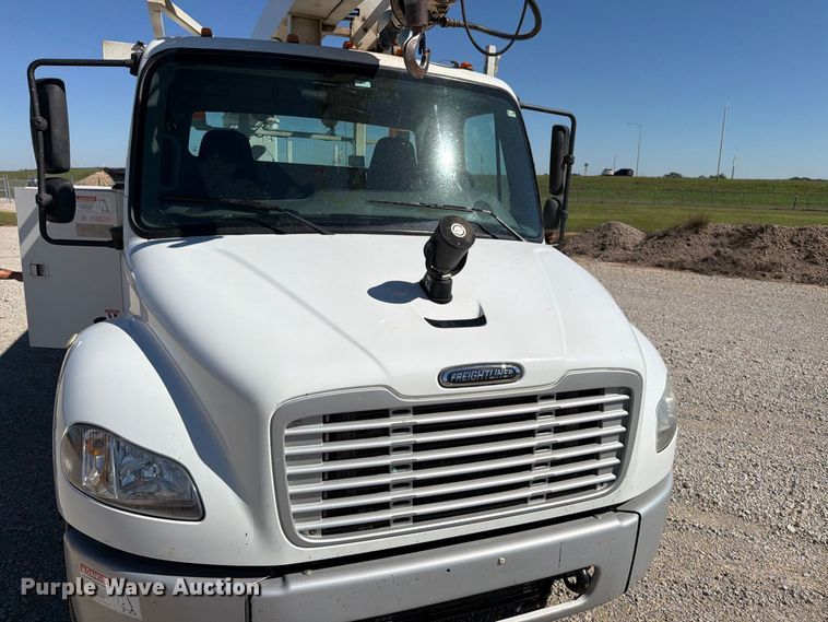 image for item EP7918 2007 Freightliner Business Class M2 digger derrick truck