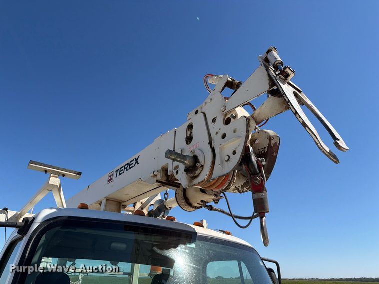 image for item EP7918 2007 Freightliner Business Class M2 digger derrick truck
