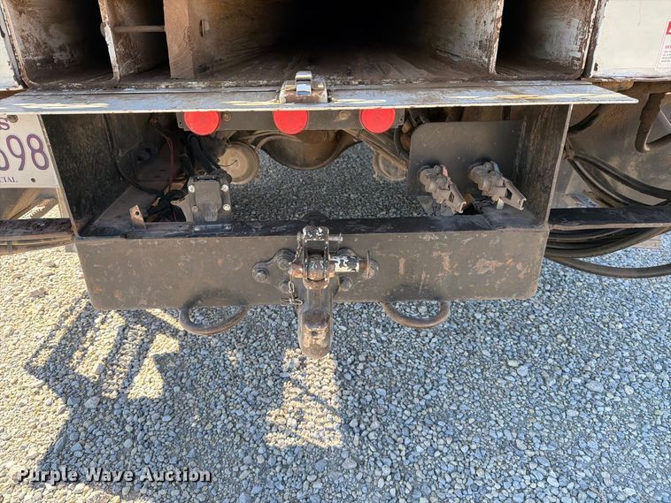 image for item EP7918 2007 Freightliner Business Class M2 digger derrick truck