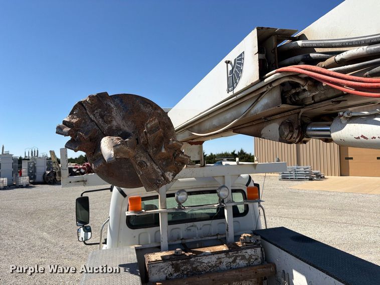 image for item EP7918 2007 Freightliner Business Class M2 digger derrick truck