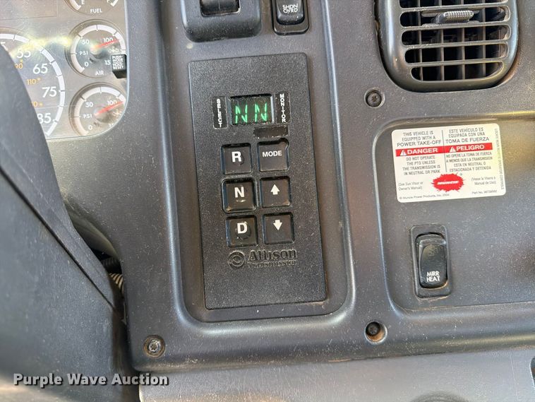 image for item EP7918 2007 Freightliner Business Class M2 digger derrick truck