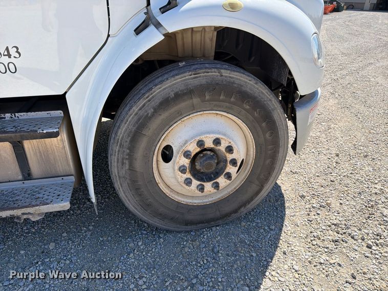 image for item EP7918 2007 Freightliner Business Class M2 digger derrick truck