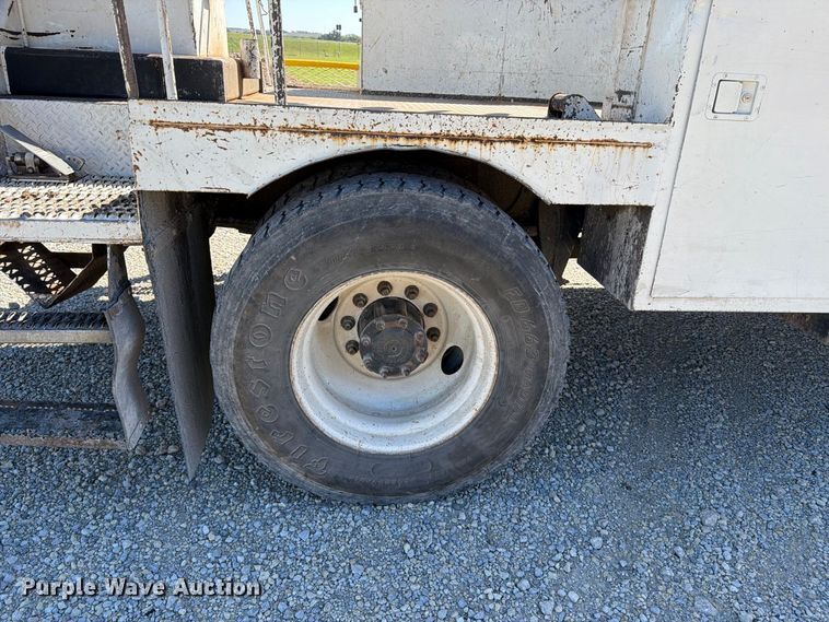 image for item EP7918 2007 Freightliner Business Class M2 digger derrick truck