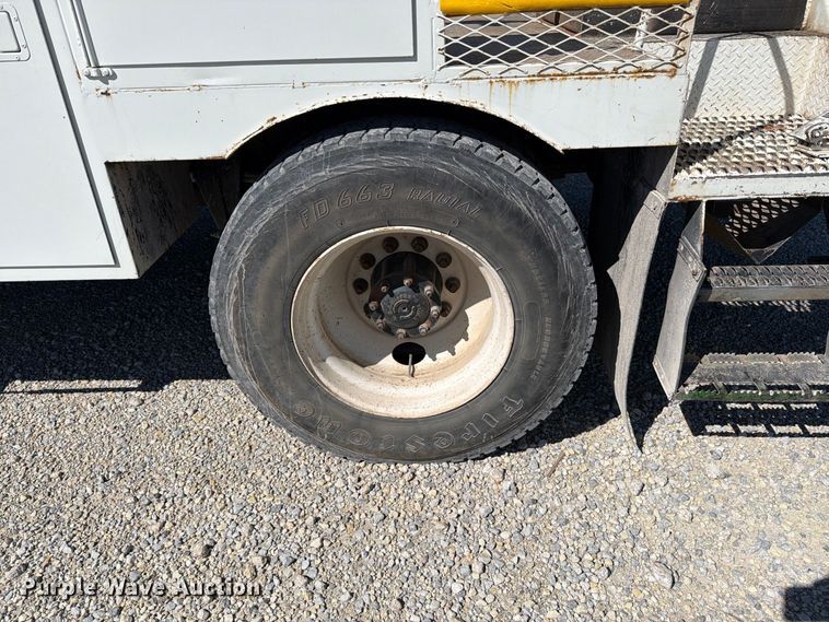 image for item EP7918 2007 Freightliner Business Class M2 digger derrick truck