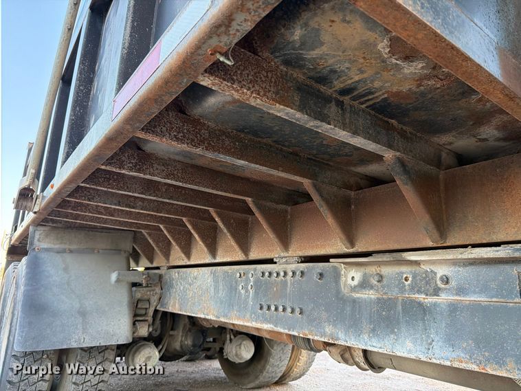 image for item EP7921 2001 Volvo VNM dump truck