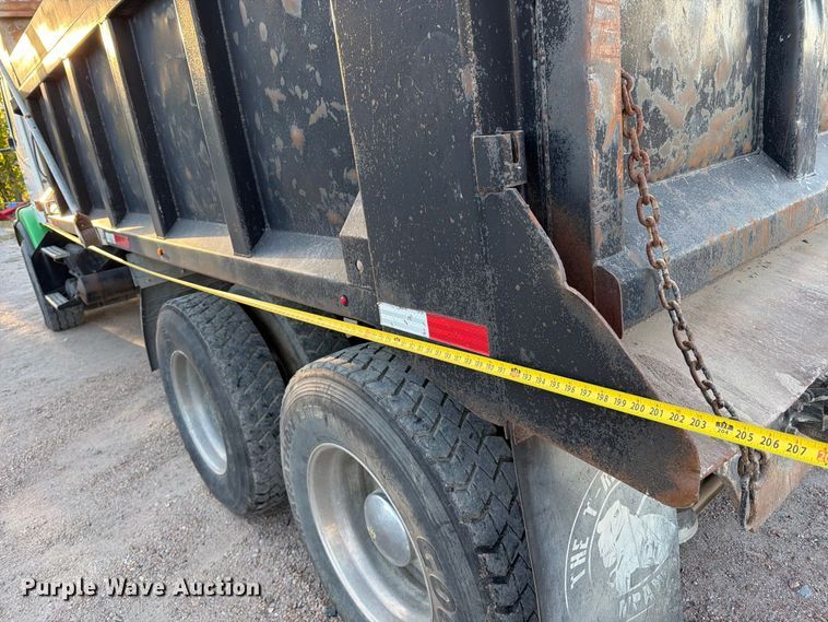 image for item EP7921 2001 Volvo VNM dump truck
