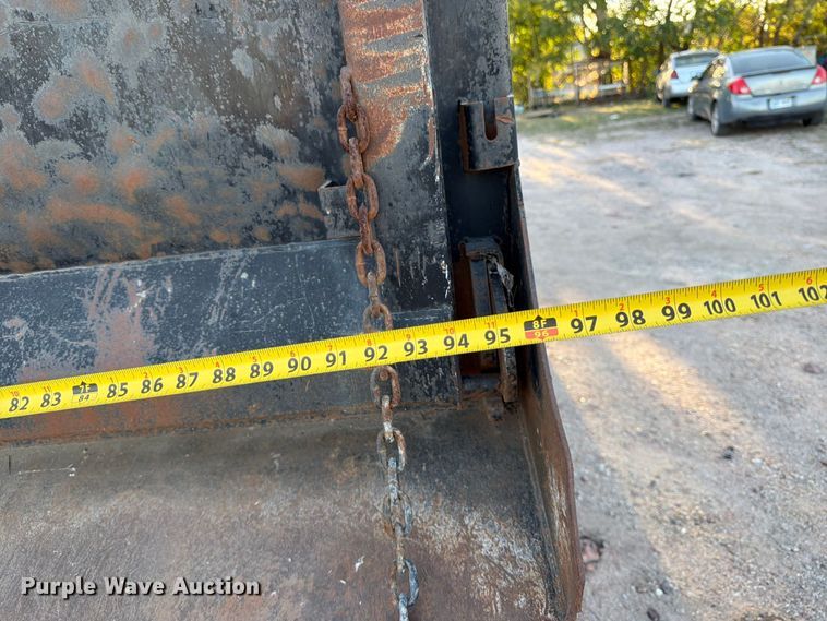 image for item EP7921 2001 Volvo VNM dump truck