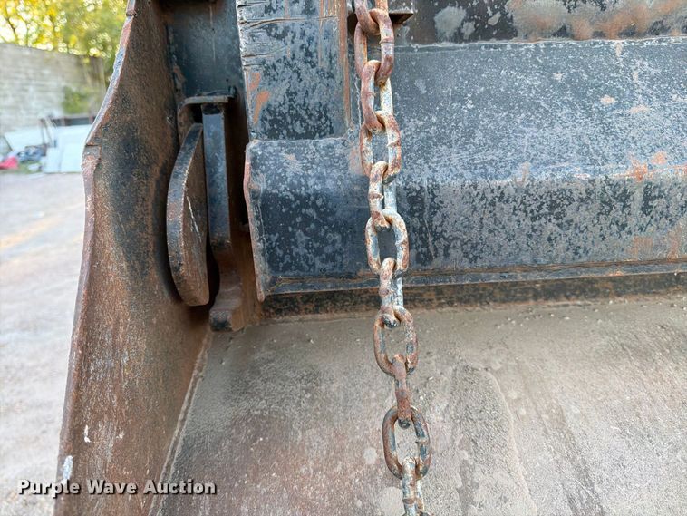 image for item EP7921 2001 Volvo VNM dump truck