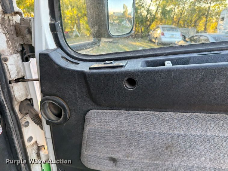 image for item EP7921 2001 Volvo VNM dump truck