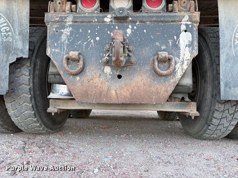image for item EP7921 2001 Volvo VNM dump truck