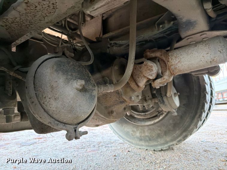 image for item EP7921 2001 Volvo VNM dump truck