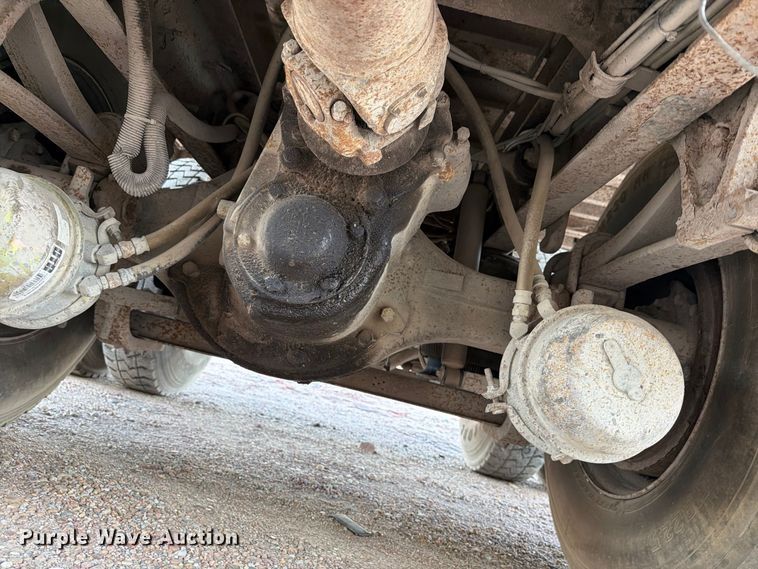 image for item EP7921 2001 Volvo VNM dump truck