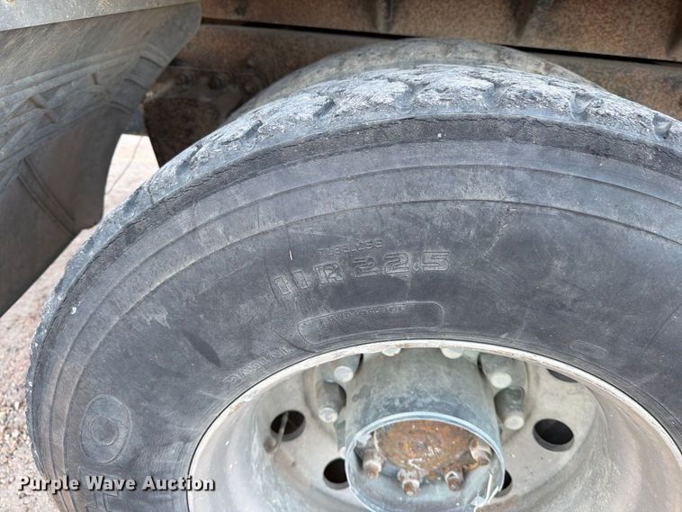 image for item EP7921 2001 Volvo VNM dump truck