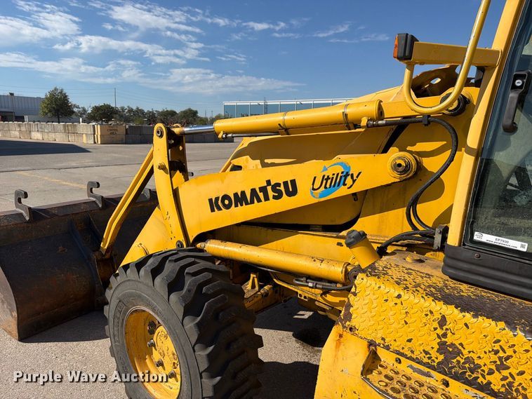 image for item EP7930 2001 Komatsu WB140-2T backhoe