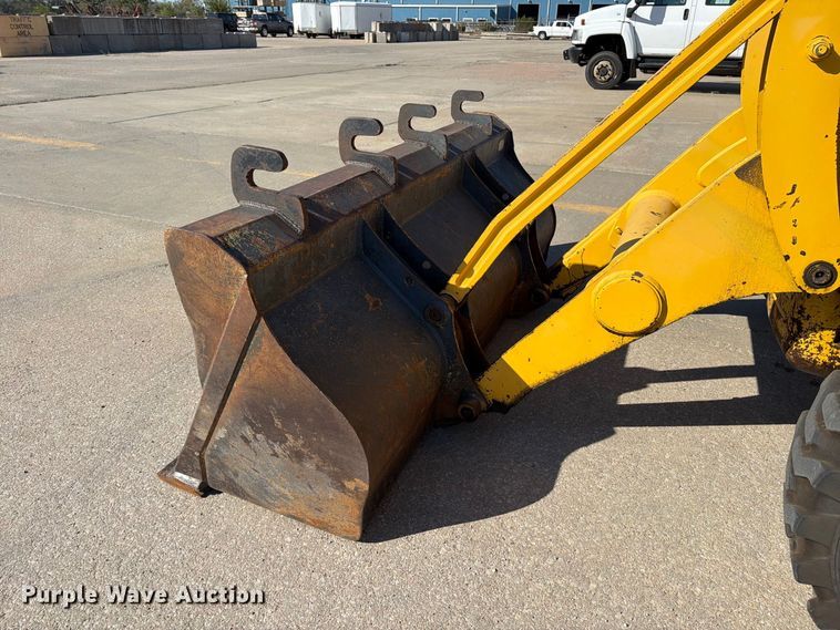 image for item EP7930 2001 Komatsu WB140-2T backhoe