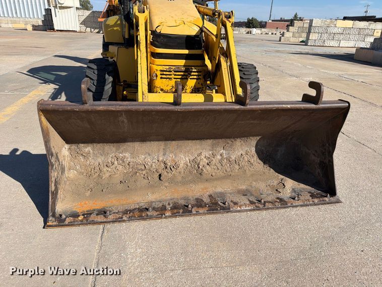 image for item EP7930 2001 Komatsu WB140-2T backhoe