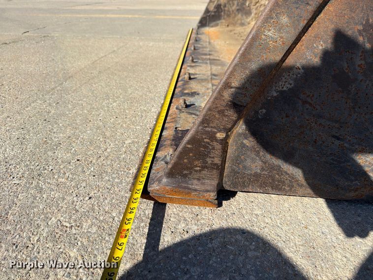 image for item EP7930 2001 Komatsu WB140-2T backhoe