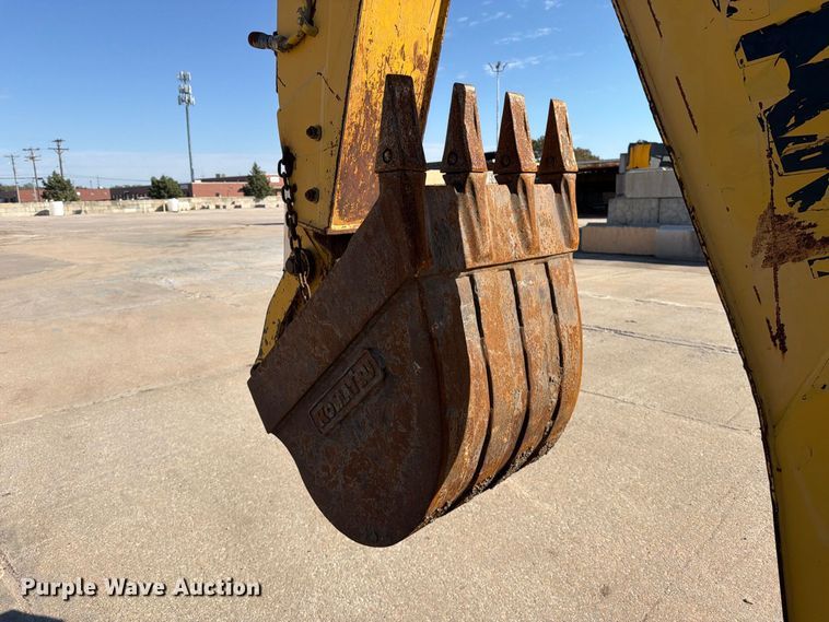 image for item EP7930 2001 Komatsu WB140-2T backhoe