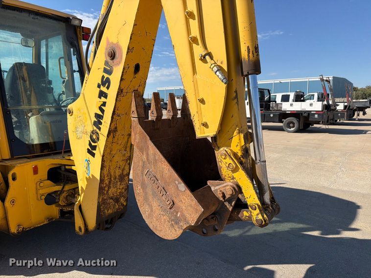 image for item EP7930 2001 Komatsu WB140-2T backhoe