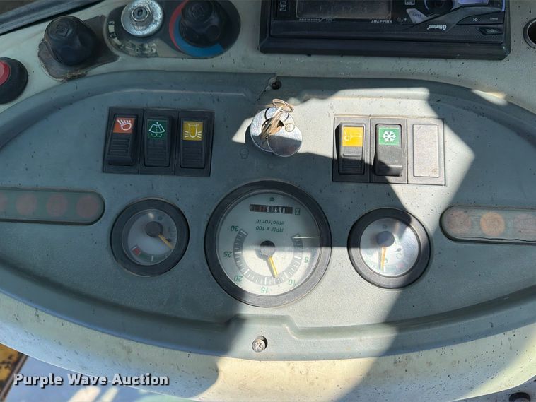 image for item EP7930 2001 Komatsu WB140-2T backhoe