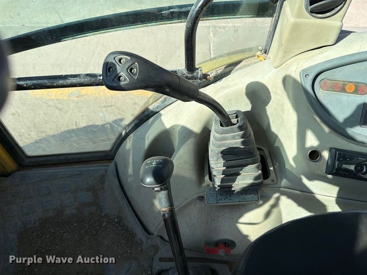 image for item EP7930 2001 Komatsu WB140-2T backhoe