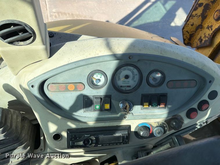 image for item EP7930 2001 Komatsu WB140-2T backhoe