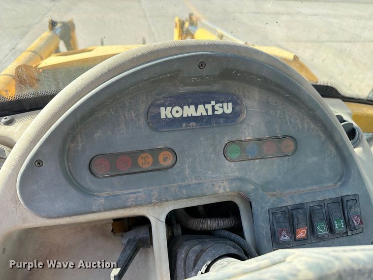 image for item EP7930 2001 Komatsu WB140-2T backhoe